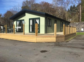 C03 - Delta Evesham Lodge with Hot Tub